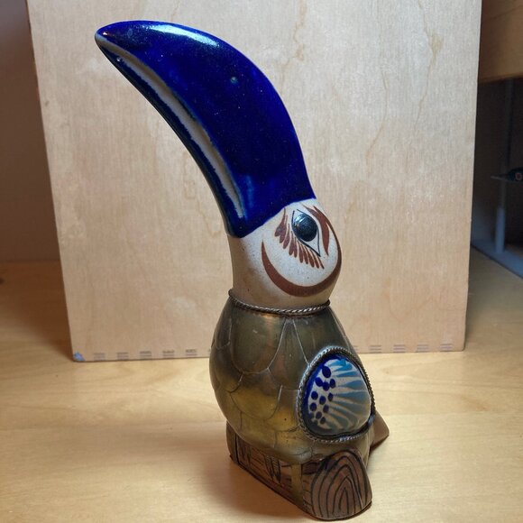 Vintage Tonala Cobalt Blue Toucan with Brass Overlay - Picture 5 of 10